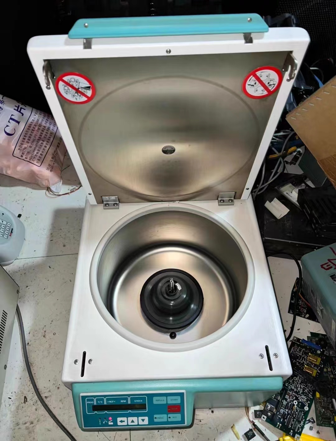 Hettich離心機(jī)蓋子打不開的維修解決方案